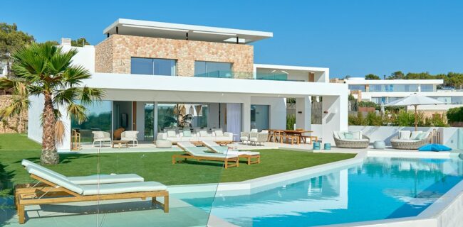 Moderna villa de lujo de nueva construcción situada en la prestigiosa zona de San Josep