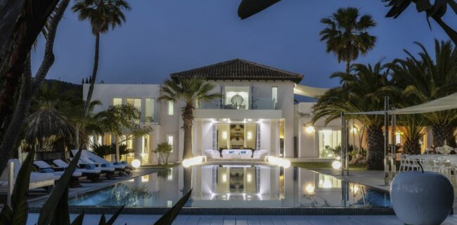 Se vende una hermosa villa en Cala Jondal en Ibiza