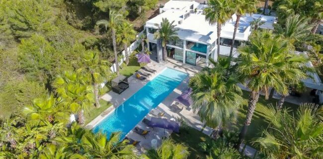 Fantástica Villa de diseño con Licencia en venta en Benimussa