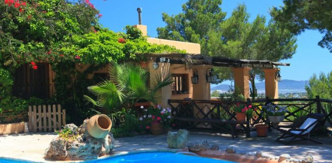 Villa con licencia turística y vistas panorámicas a las Salinas y Formentera