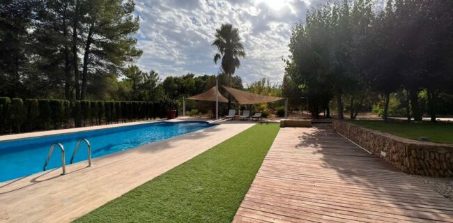 Gran casa llena de privacidad con muchas posibilidades cerca del Morna Shool