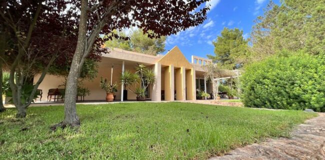 Gran casa llena de privacidad con muchas posibilidades cerca del Morna Shool