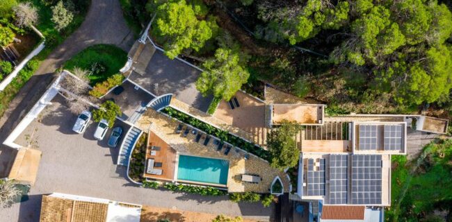 Exclusiva villa moderna reformada de 7 dormitorios en venta en Es Cubells