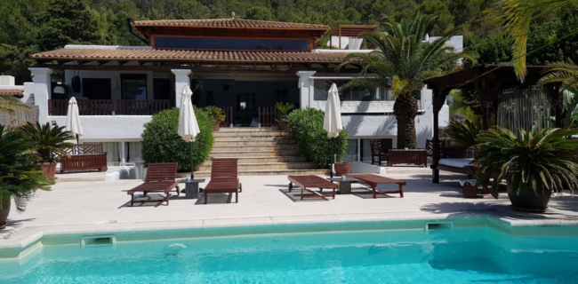 Preciosa villa de 5 dormitorios con vistas al mar y a la puesta de sol y licencia de alquiler