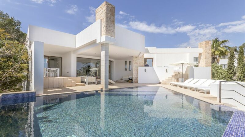 Villa con preciosas vistas al mar en exclusiva comunidad cerrada Vista Alegre