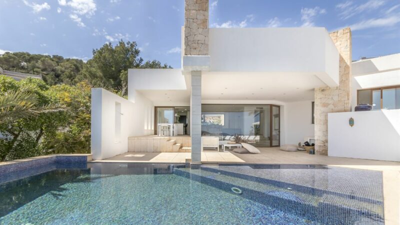 Villa con preciosas vistas al mar en exclusiva comunidad cerrada Vista Alegre