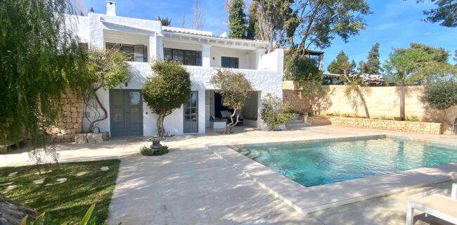 Preciosa finca reformada en ubicación céntrica con fantásticas vistas al mar