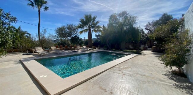 Preciosa finca reformada en ubicación céntrica con fantásticas vistas al mar