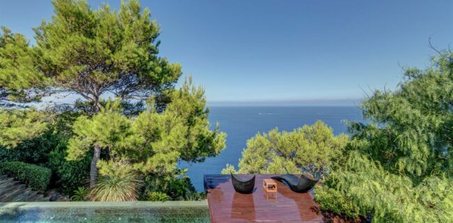 Villa en primera línea con fantásticas vistas al mar